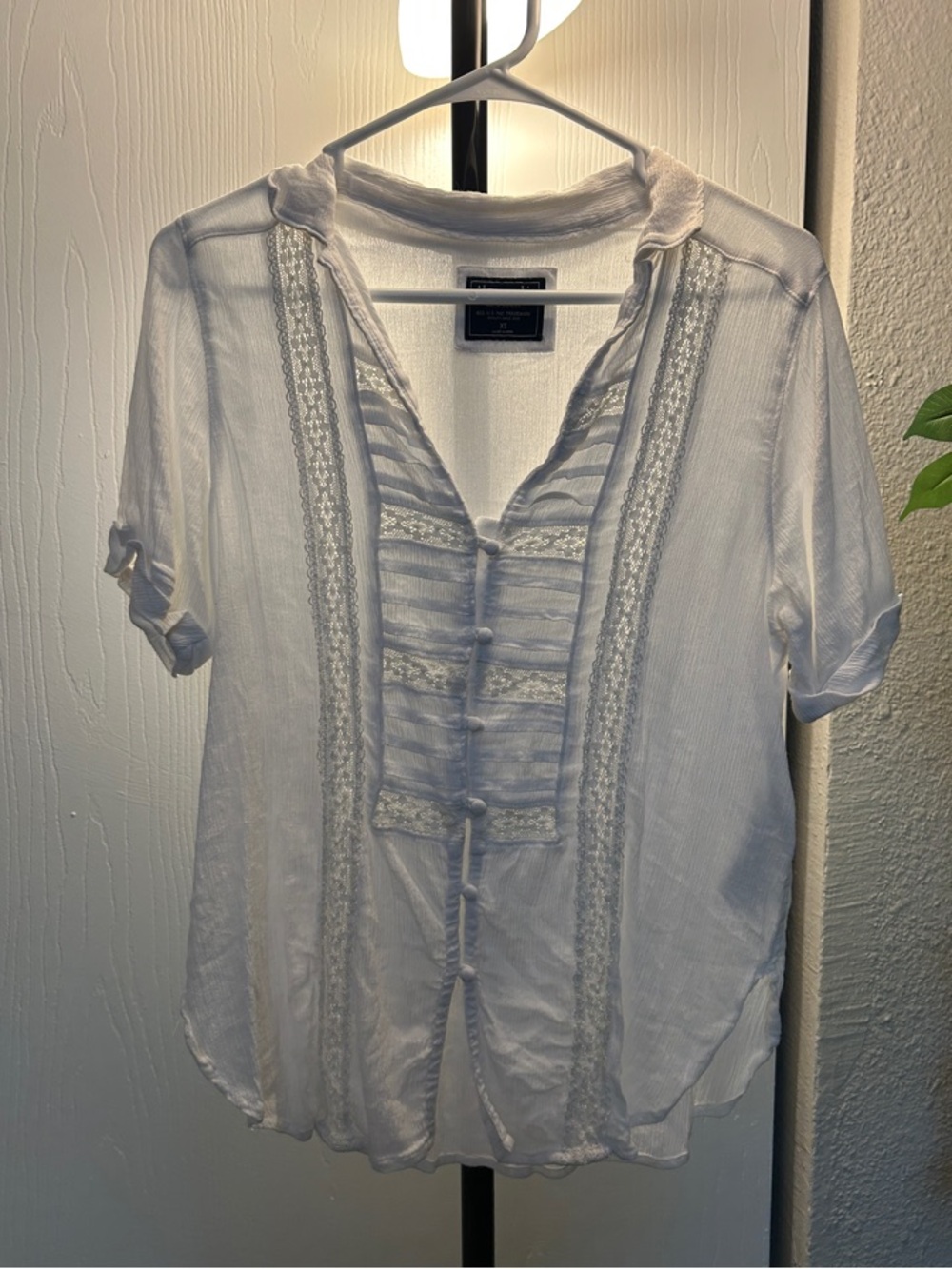Abercrombie & Fitch White Lace-Trim Button Front Blouse